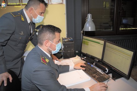 Abbonamenti pay tv contraffatti, tremano in 1800