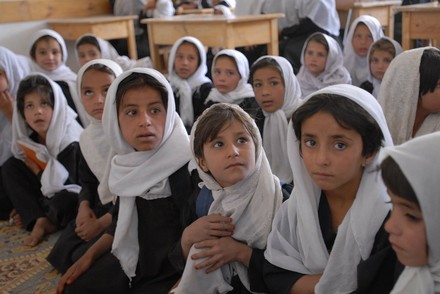 Afghanistan: ragazzi non vanno a scuola per solidariet&agrave; a ragazze