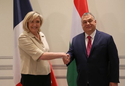 Per il governo ungherese finanziare Le Pen &egrave; un 'buon affare' 