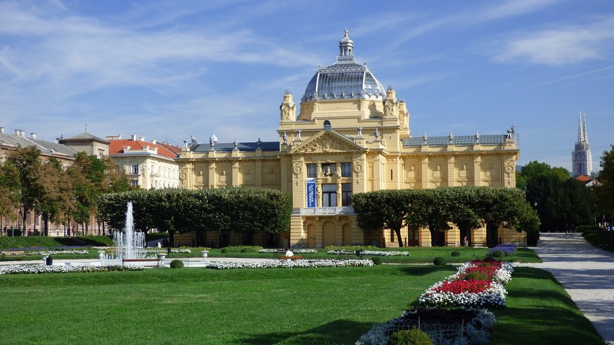 zagreb-2703916_1920.jpg