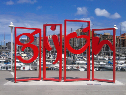 Visitate Gij&oacute;n, citt&agrave; della Semana Negra e del sidro