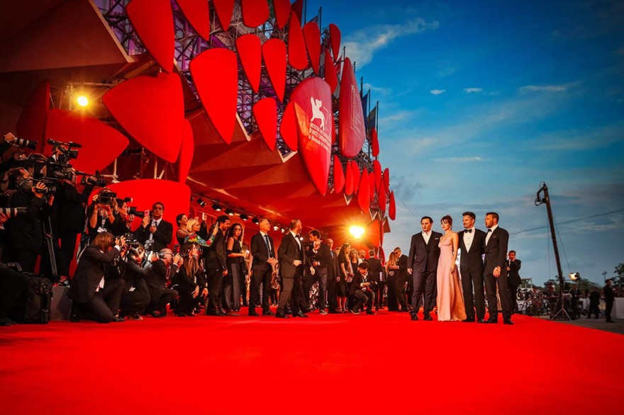 Venezia-Film-Festival-red-carpet-mostra-del-cinema-venezia__1_.jpg