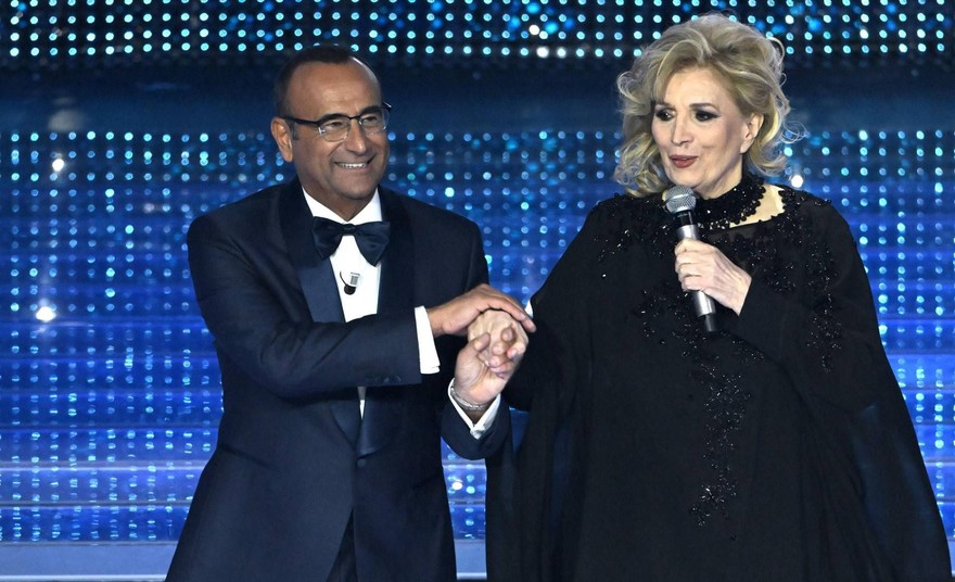 Sanremo 2025 premio carriera Iva Zanicchi.jpeg