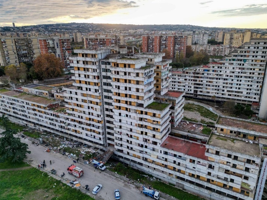 scampia_vela_gialla