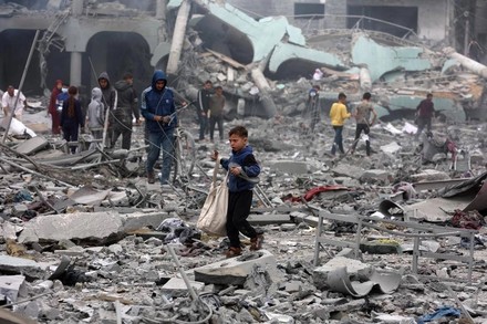 Nuovi raid di Israele su Gaza, &egrave; un massacro