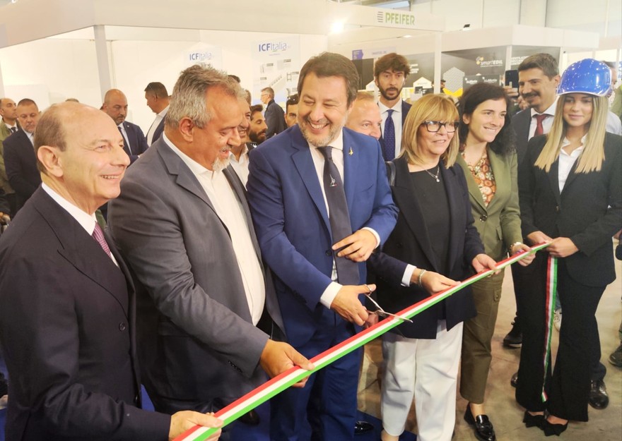 Salvini Taglio del Nastro.jpg