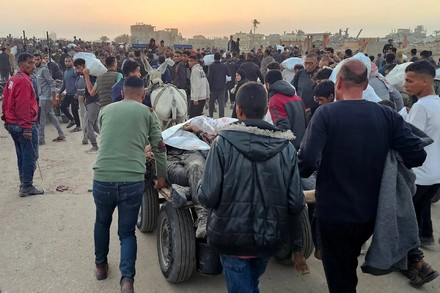 Gaza, Spari su folla diretta a centro aiuti di Rafah
